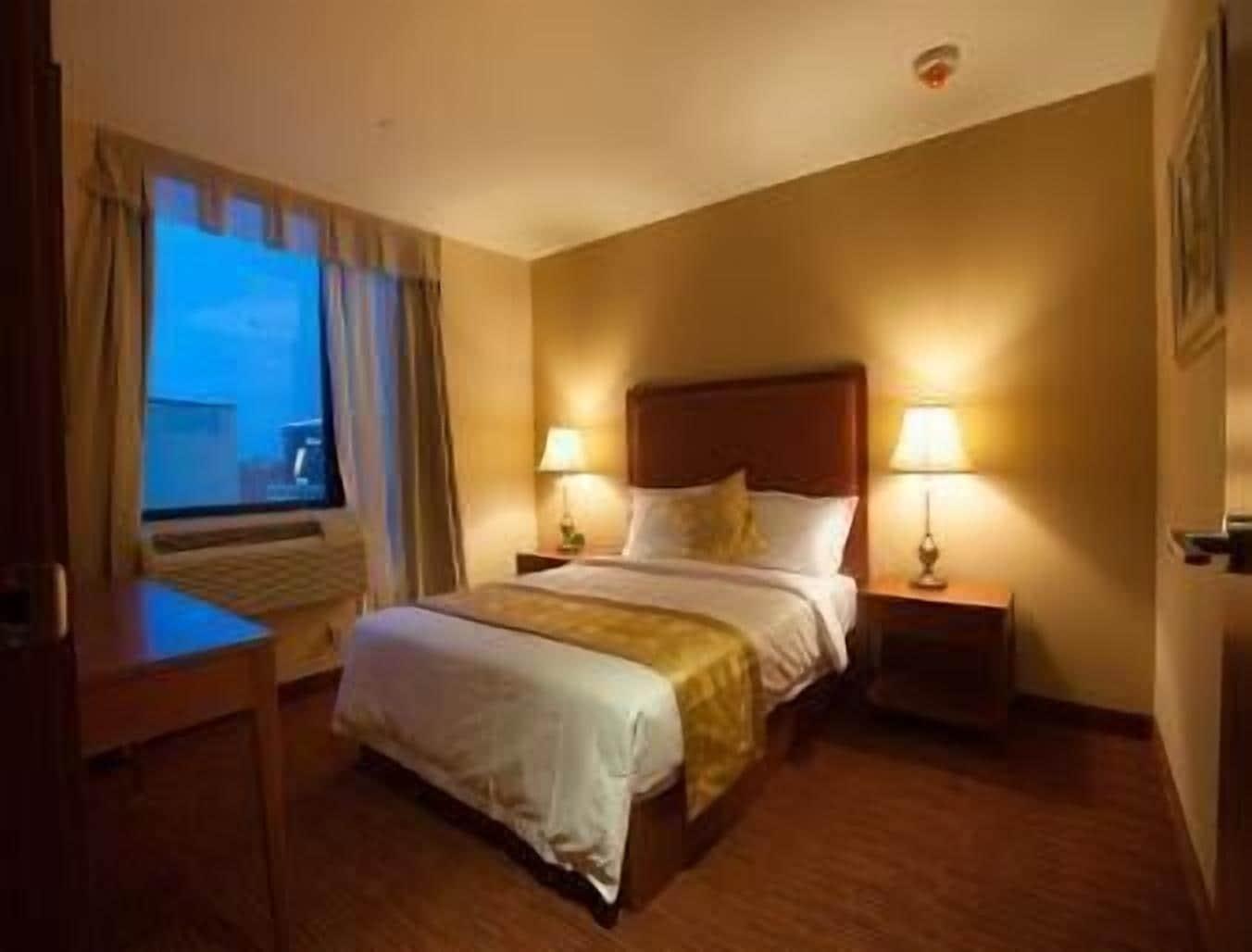 Ramada By Wyndham Flushing Queens New York Esterno foto