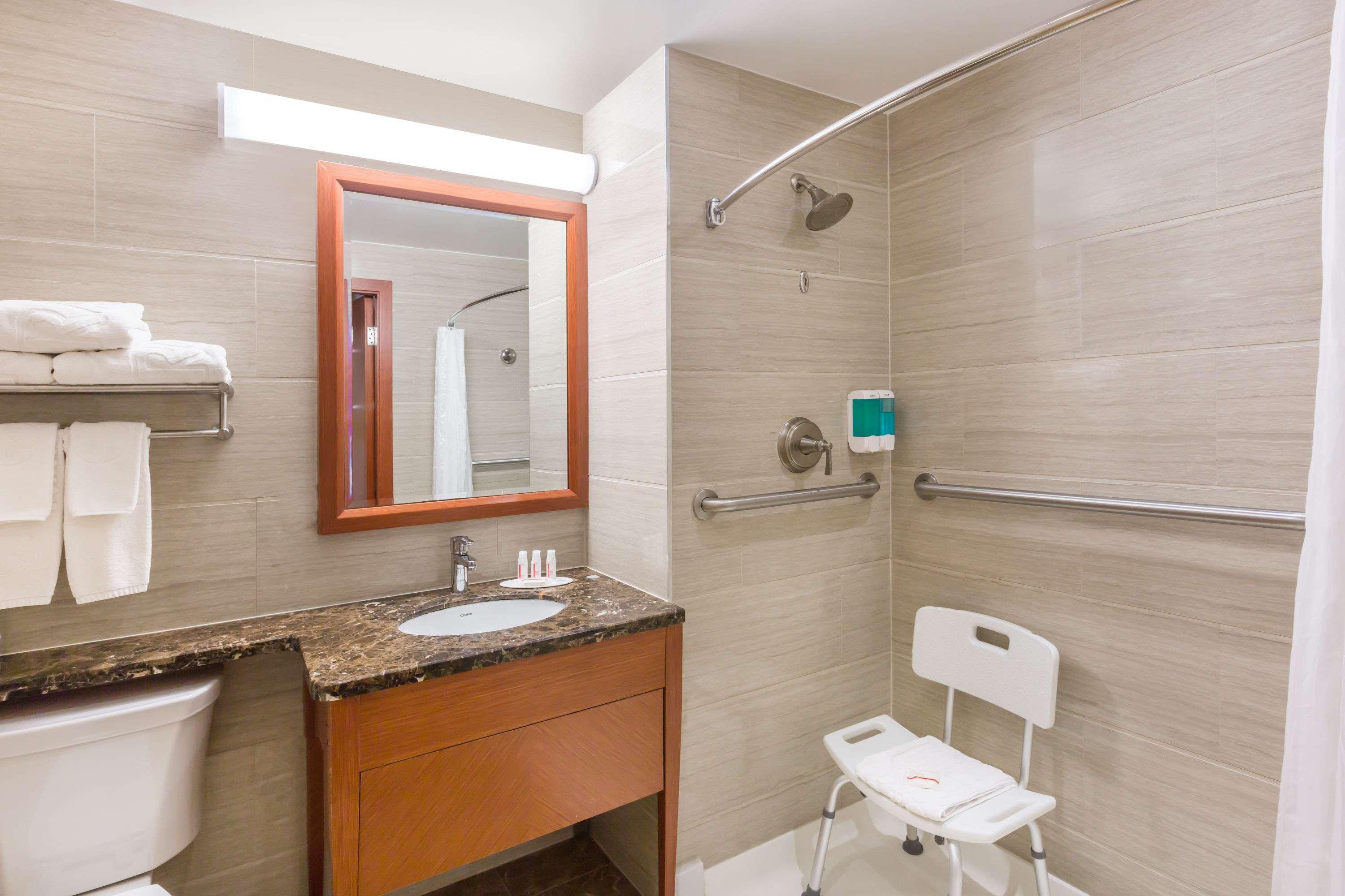 Ramada By Wyndham Flushing Queens New York Esterno foto