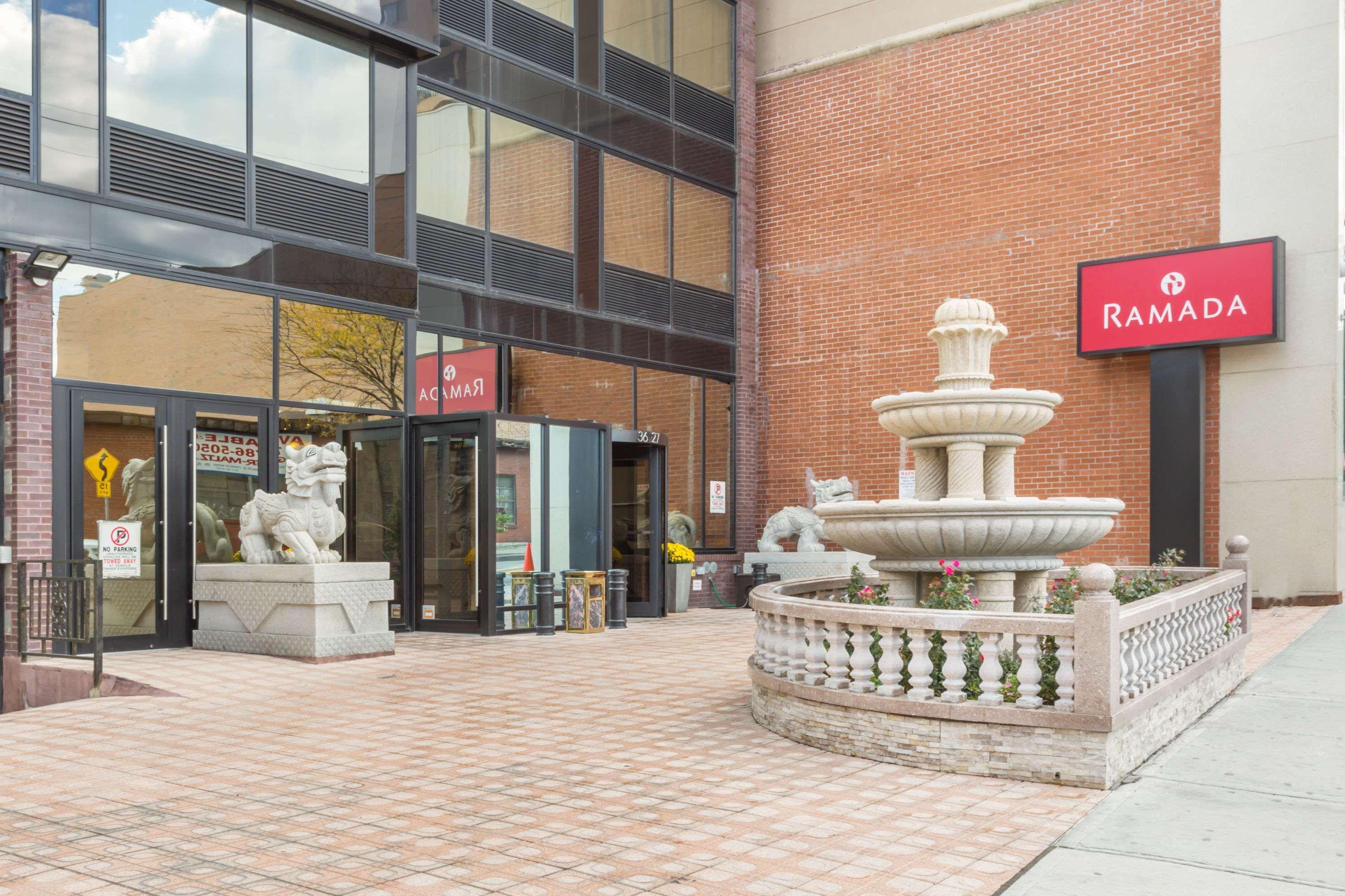 Ramada By Wyndham Flushing Queens New York Esterno foto