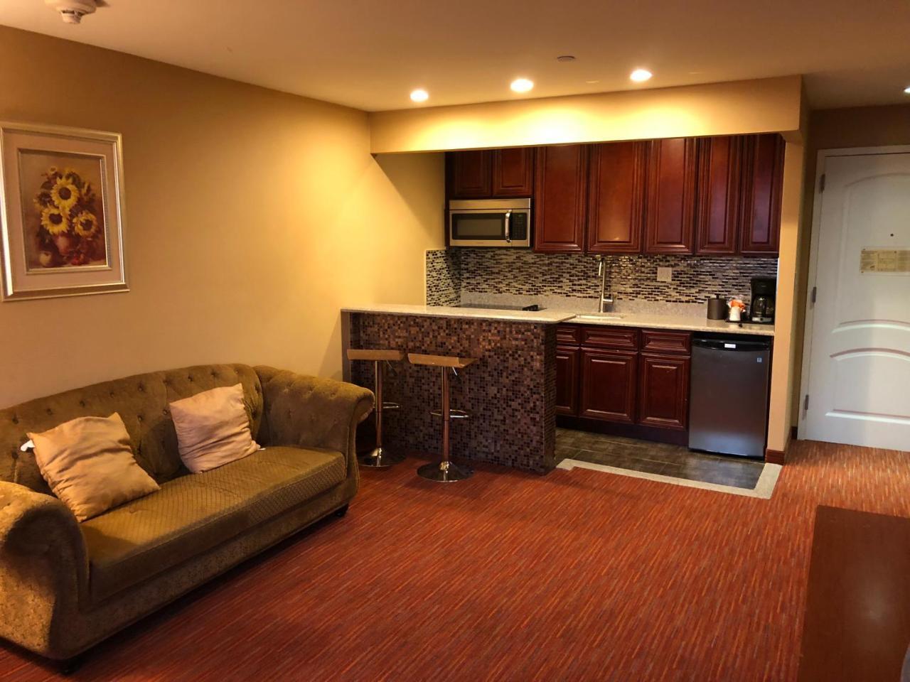 Ramada By Wyndham Flushing Queens New York Esterno foto